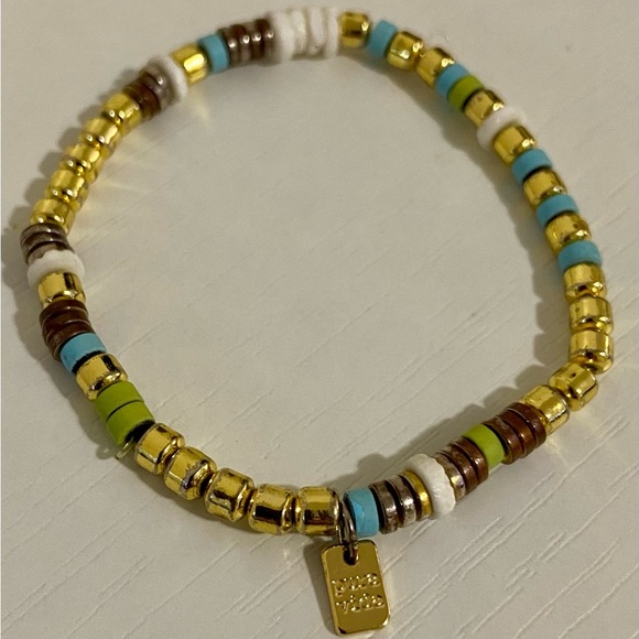 Pura Vida Elegant Gold and Beaded Bracelet - Picture 1 of 4